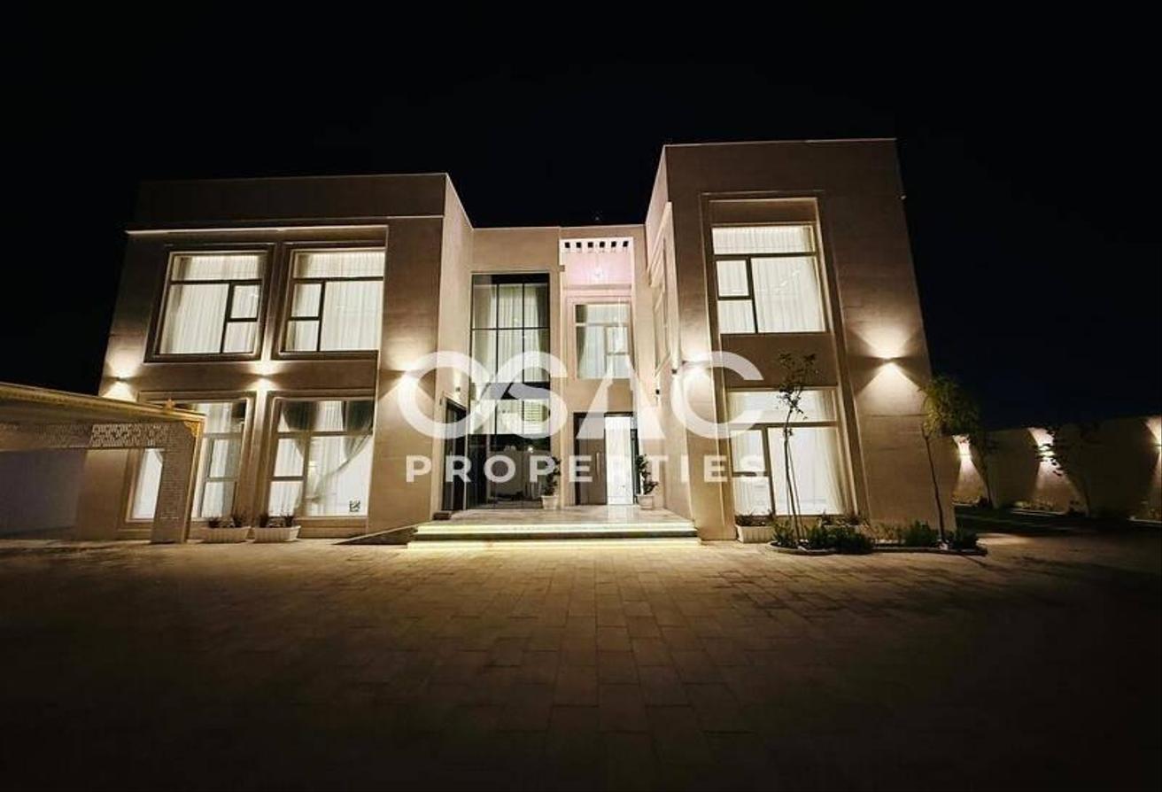 Luxury 7BR Villa | Private Pool | Expansive Garden photo 2