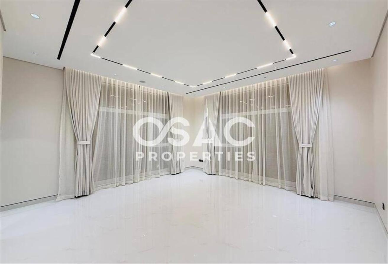 Luxury 7BR Villa | Private Pool | Expansive Garden photo 7