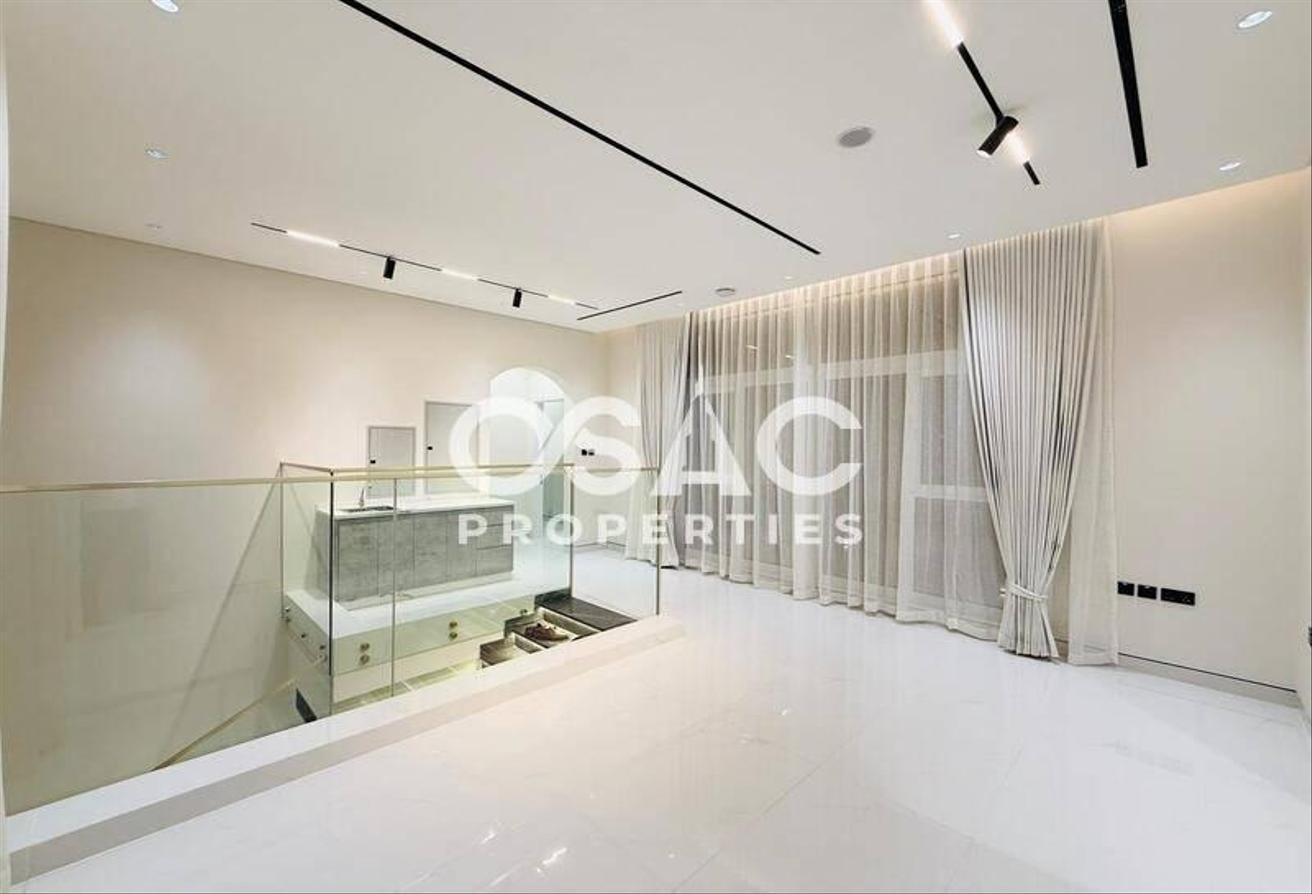 Luxury 7BR Villa | Private Pool | Expansive Garden photo 4