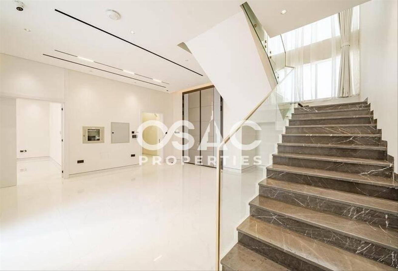 Luxury 7BR Villa | Private Pool | Expansive Garden photo 11