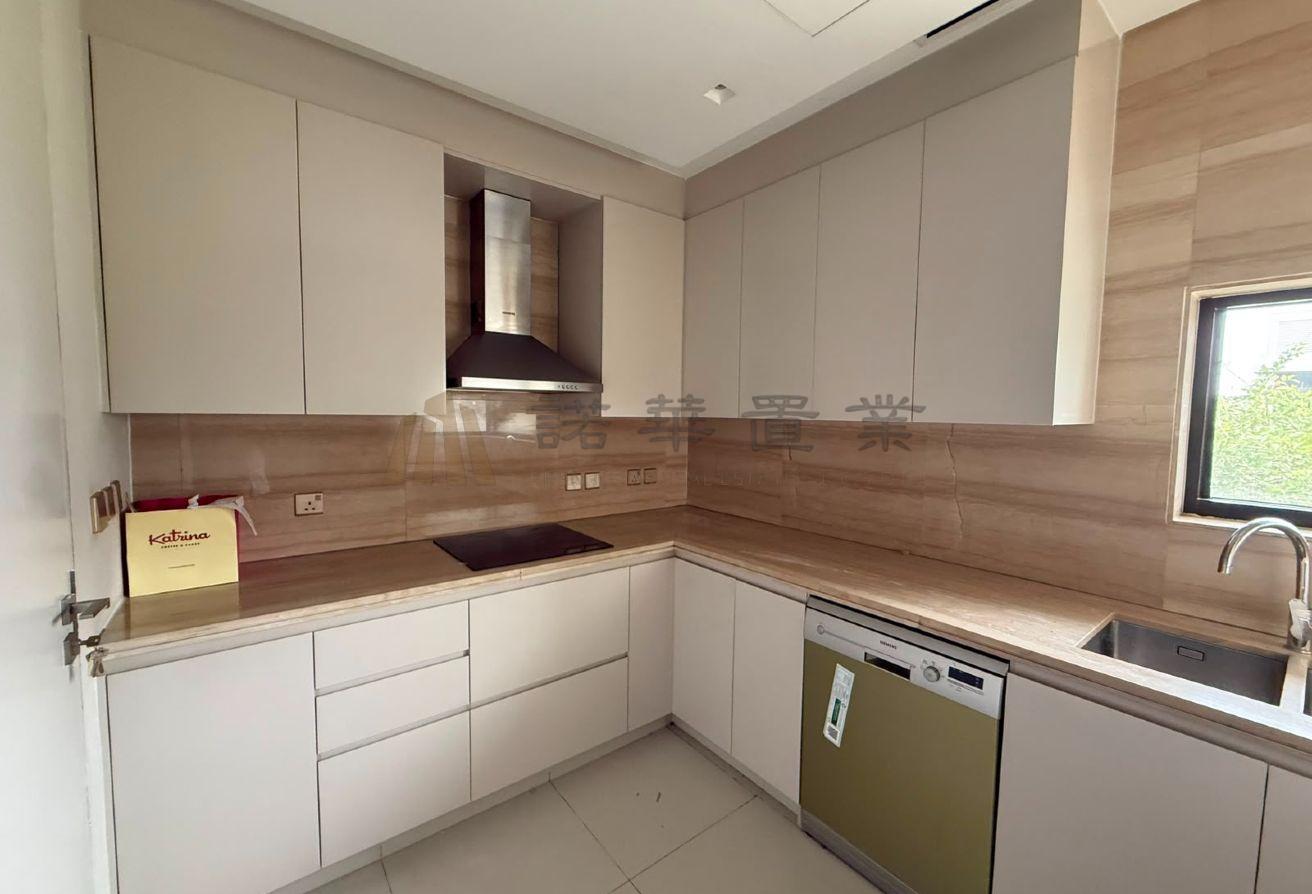 Vacant 3BR | Well Maintained | Modern Layout photo 4