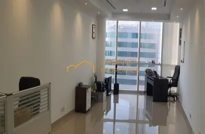 مكتب - استوديو للايجار في B2B  برج - الخليج التجاري - دبي