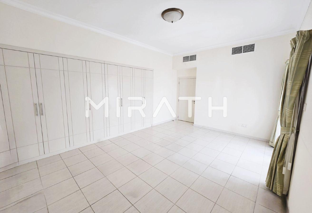 Private Garden |Spacious Layout |Fully renovated photo 9