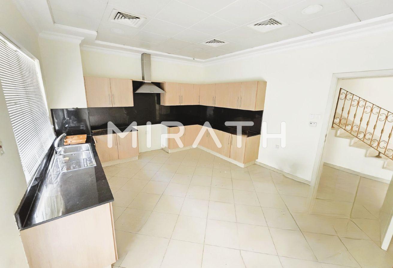 Private Garden |Spacious Layout |Fully renovated photo 3