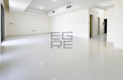 Villa - 3 - 4 for rent in Coursetia - Damac Hills 2 - Dubai Villa - 3 - 4 for rent in Coursetia - Damac Hills 2 - Dubai