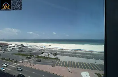 Apartment - 3 Bedrooms - 4 Bathrooms for rent in Corniche Tower - Ajman Corniche Road - Ajman