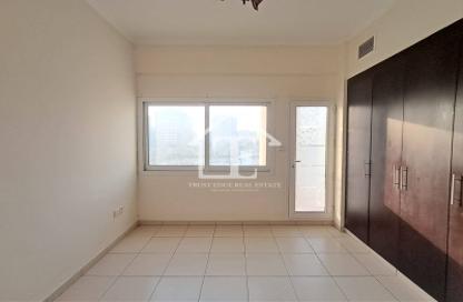 Apartment - 1 Bedroom - 1 Bathroom for sale in Mazaya 28 - Queue Point - Liwan - Dubai