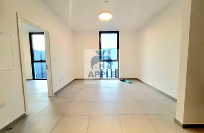 شقة - غرفة نوم - 2 حمامات للبيع في ذا لينك - إيست فييليدج - الجادة - الشارقة