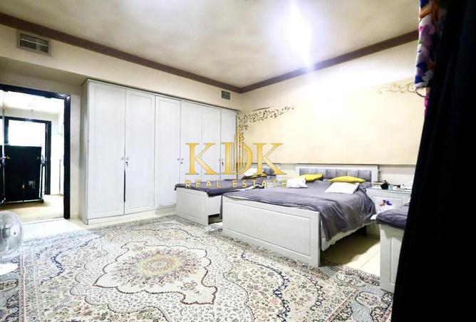 74239013 - Property Image 2