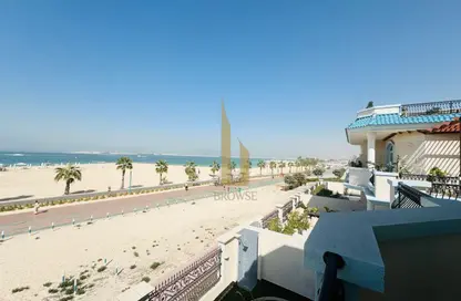 Villa - 5 Bedrooms - 5 Bathrooms for rent in Umm Suqeim 2 Villas - Umm Suqeim 2 - Umm Suqeim - Dubai