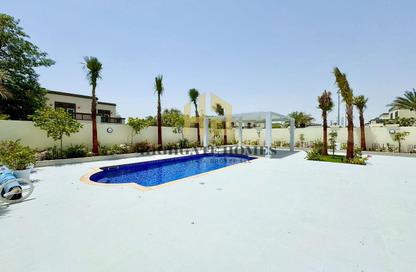 Villa - 4 Bedrooms - 5 Bathrooms for rent in Jumeirah Park - Dubai