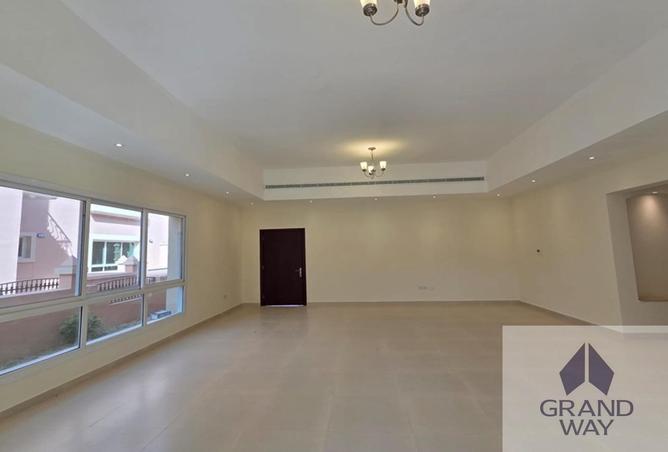 81114804 - Property Image 3