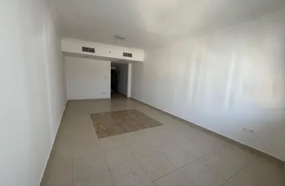 Apartment - 1 Bedroom - 2 Bathrooms for rent in Danat Al Khan Tower - Al Khan Lagoon - Al Khan - Sharjah