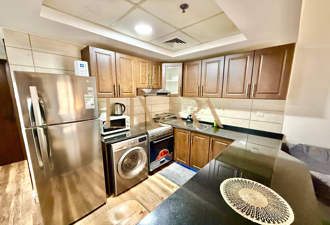 Furnished | Next to Circle Mall | Flexible Cheques photo 4