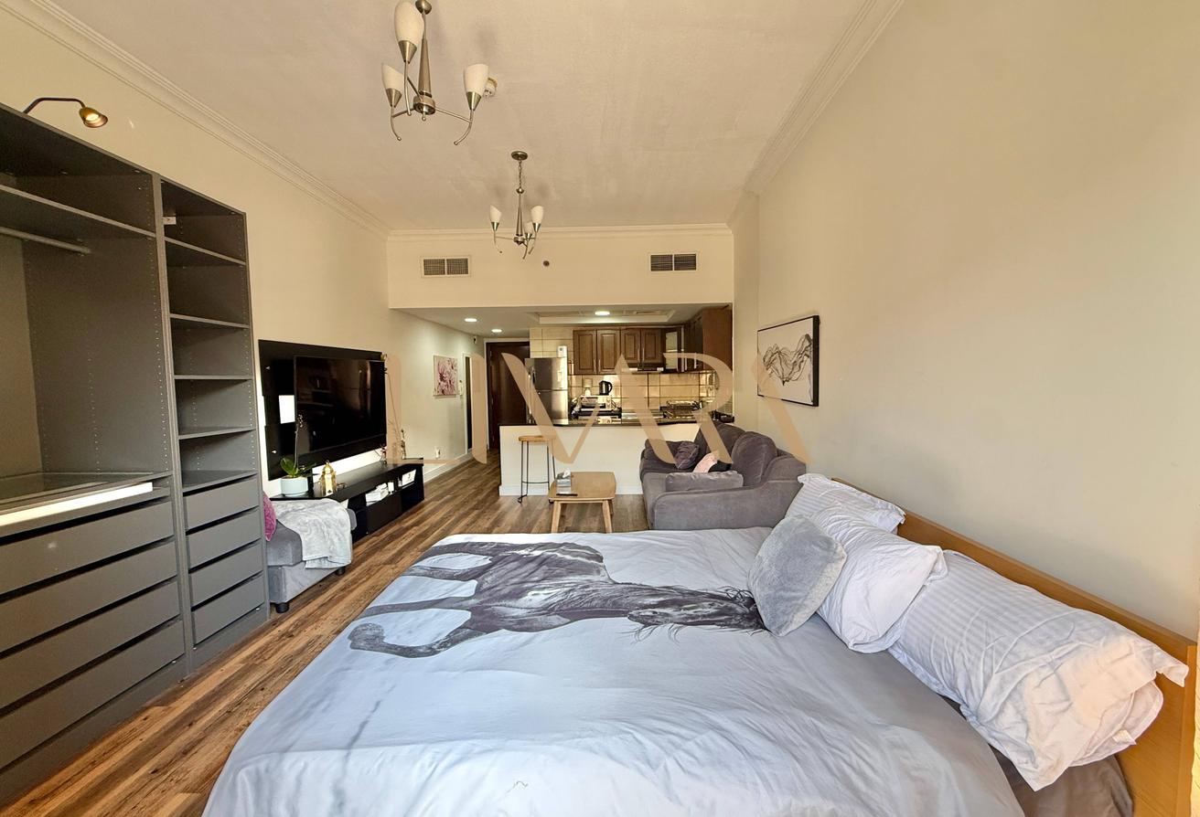 Furnished | Next to Circle Mall | Flexible Cheques photo 5