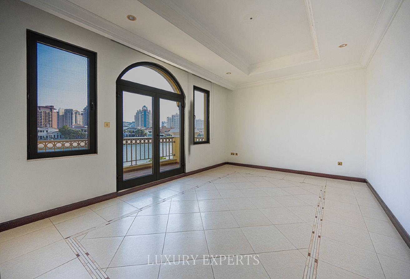 Atrium 3 Floors I Unfurnished I Beach I Pool photo 10