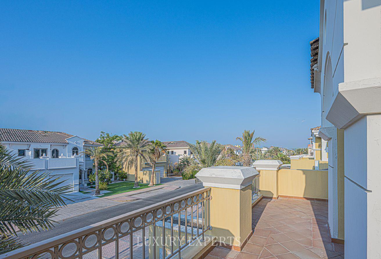 Atrium 3 Floors I Unfurnished I Beach I Pool photo 8