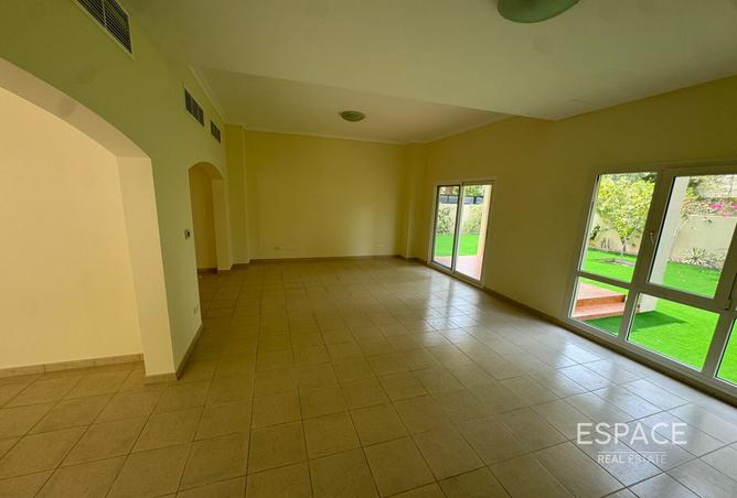 127025909 - Property Image 3