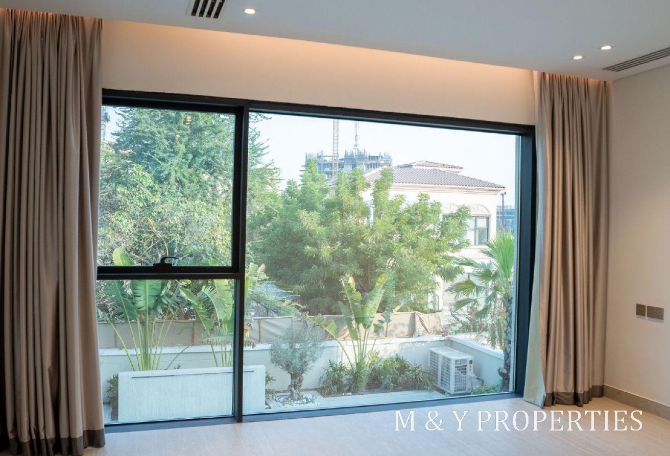 Vacant | Upgraded Villa with Private Pool photo 8