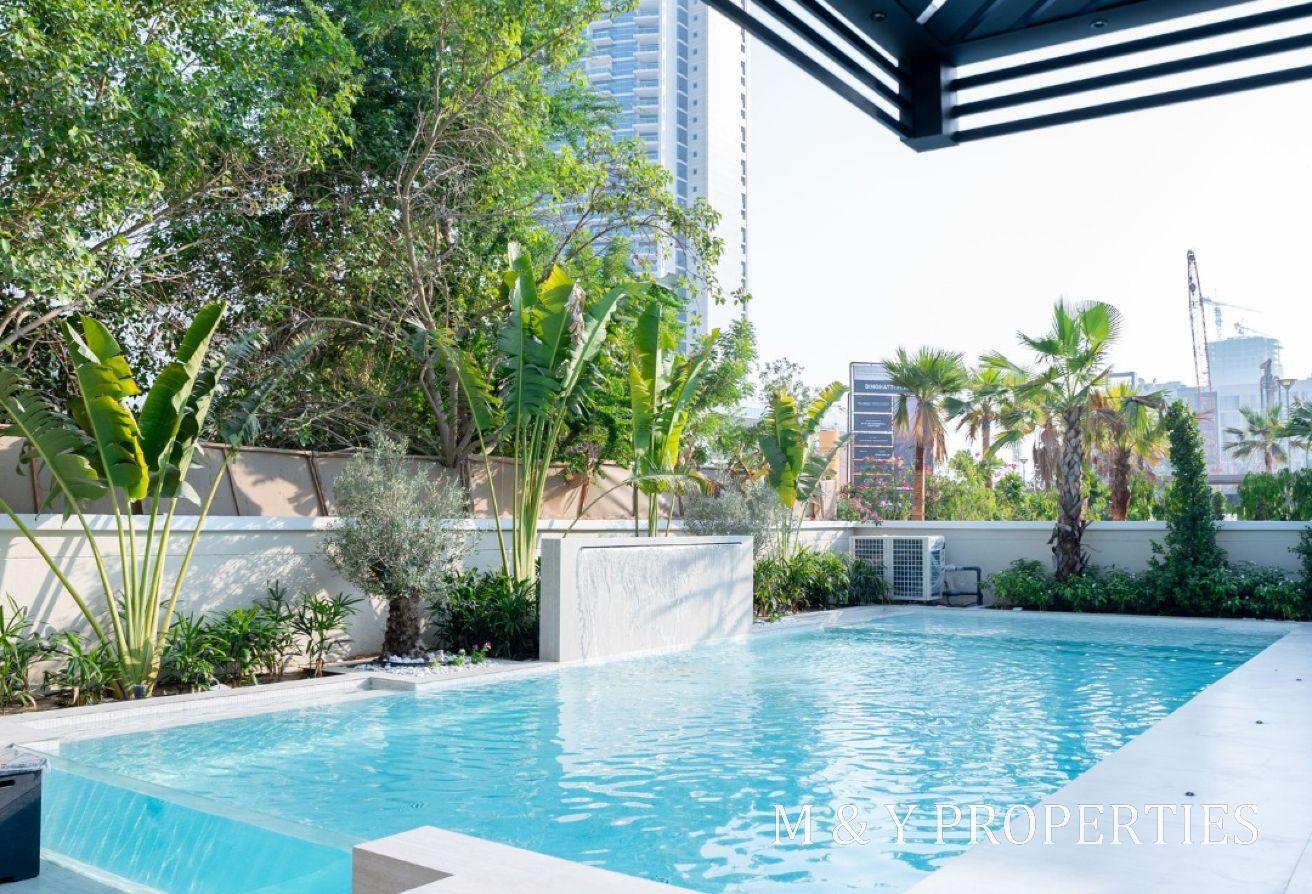 Vacant | Upgraded Villa with Private Pool photo 12