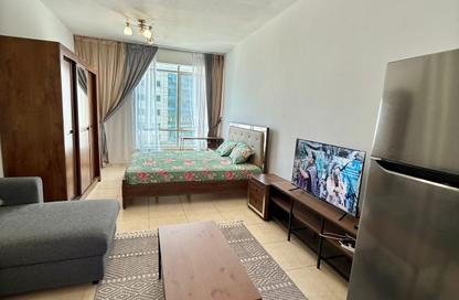 Apartment - Studio - 1 Bathroom for rent in Beach Tower 1 - Al Khan Lagoon - Al Khan - Sharjah