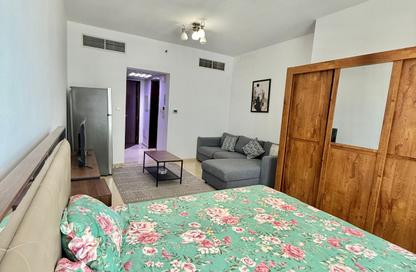 Apartment - Studio - 1 Bathroom for rent in Beach Tower 1 - Al Khan Lagoon - Al Khan - Sharjah