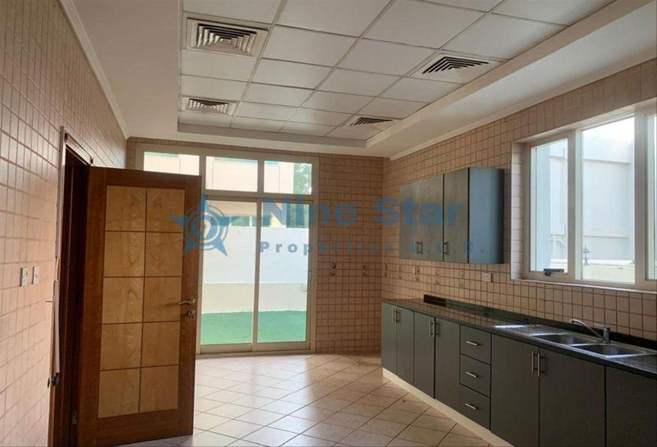 READY TO MOVE / VACANT photo 7