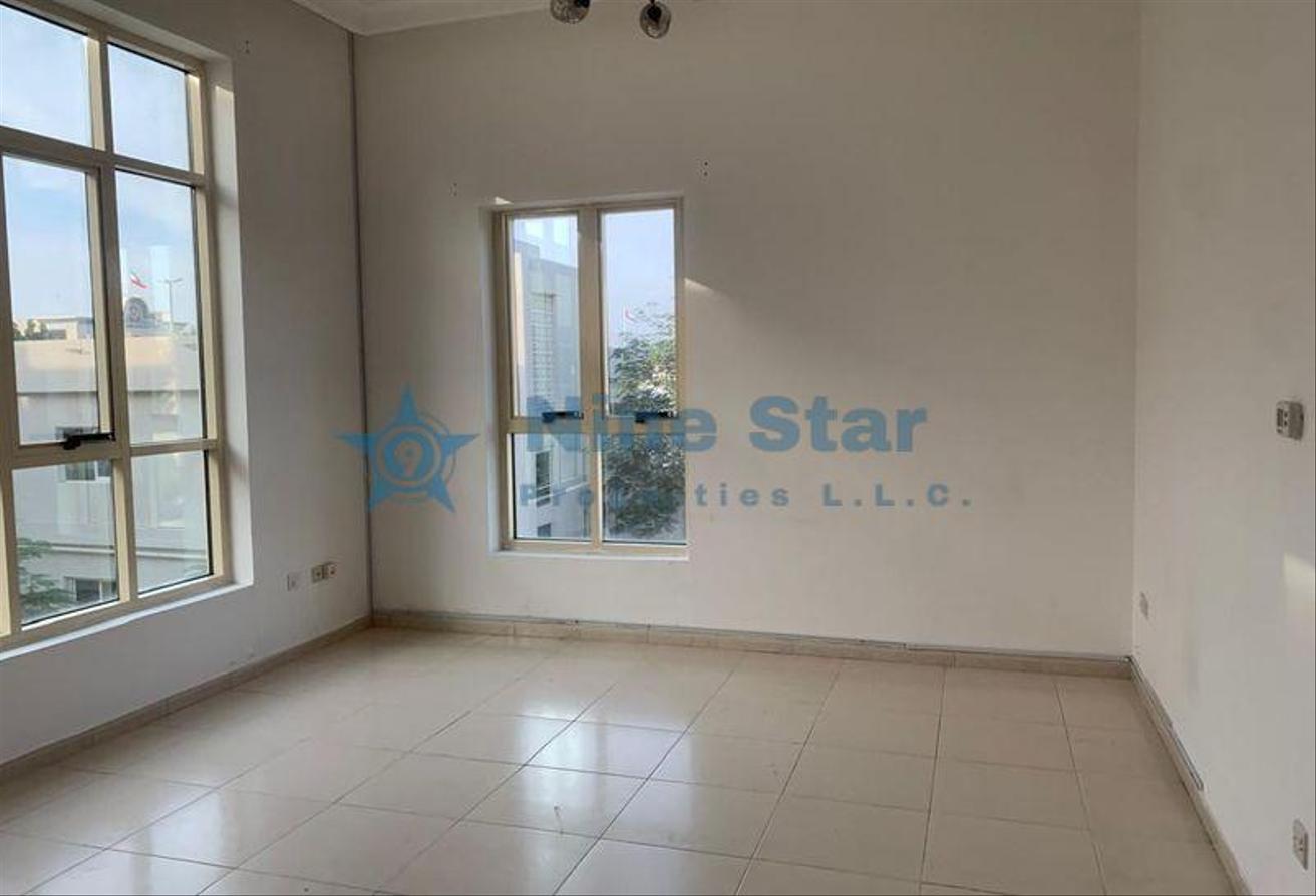 READY TO MOVE / VACANT photo 15