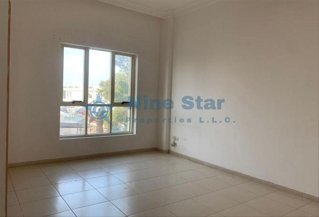 READY TO MOVE / VACANT photo 18