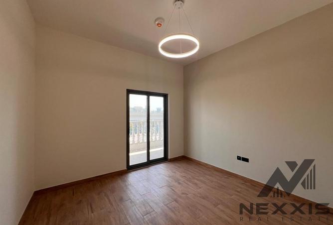 100832765 - Property Image 3