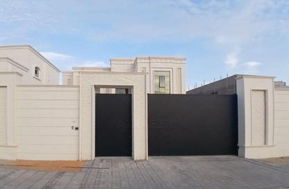 Villa - 5 Bedrooms - 7 Bathrooms for rent in Madinat Al Riyad - Abu Dhabi