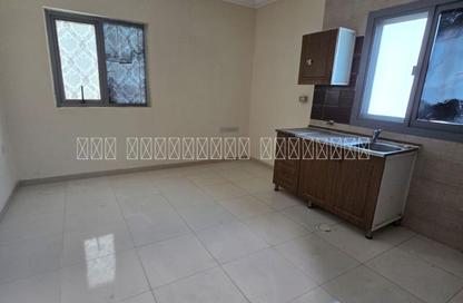 Apartment - Studio - 1 Bathroom for rent in Al Qulaya'ah - Al Sharq - Sharjah