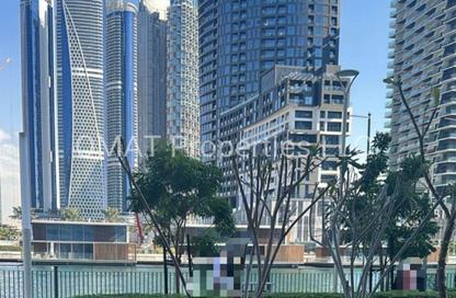 Retail - Studio - 1 Bathroom for rent in Waters Edge - Business Bay - Dubai