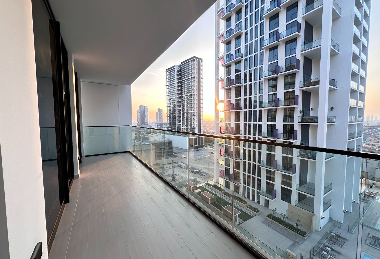 Sunset Side | Nice Furnished 2 Bedroom | Near Exit