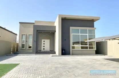 Villa - 2 Bedrooms - 3 Bathrooms for rent in Al Jazirah Al Hamra - Al Hamra Village - Ras Al Khaimah