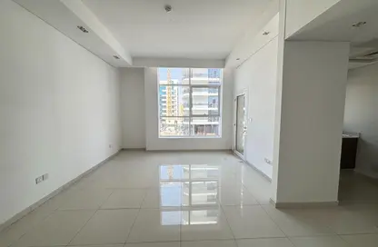 Apartment - 1 Bedroom - 2 Bathrooms for rent in Topaz Residence 3 - Topaz Residence - Dubai Silicon Oasis - Dubai