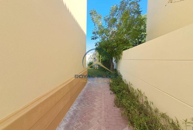 78998392 - Property Image 3