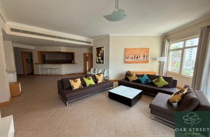 Apartment - 3 Bedrooms - 3 Bathrooms for rent in Al Das - Shoreline Apartments - Palm Jumeirah - Dubai
