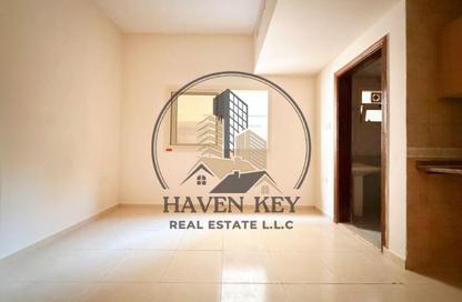 Apartment - Studio - 1 for rent in Muwailih Building - Muwaileh - Sharjah