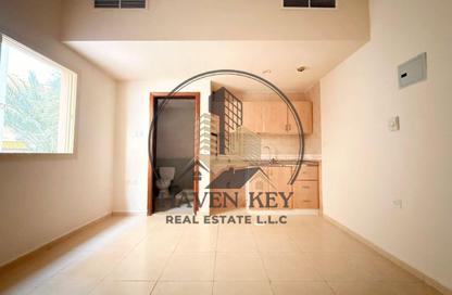 Apartment - Studio - 1 for rent in Muwailih Building - Muwaileh - Sharjah