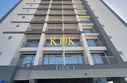 Apartment - 1 Bathroom for rent in Time 1 - Dubai Land Residence Complex - Dubai