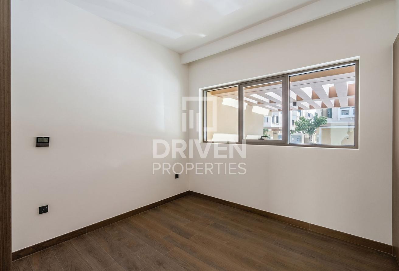 Branded new | Ready to Move in | 2 to 4 Cheques photo 10