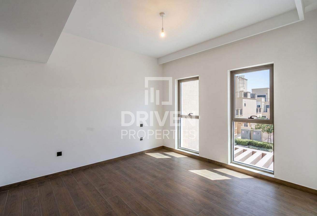 Branded new | Ready to Move in | 2 to 4 Cheques photo 8