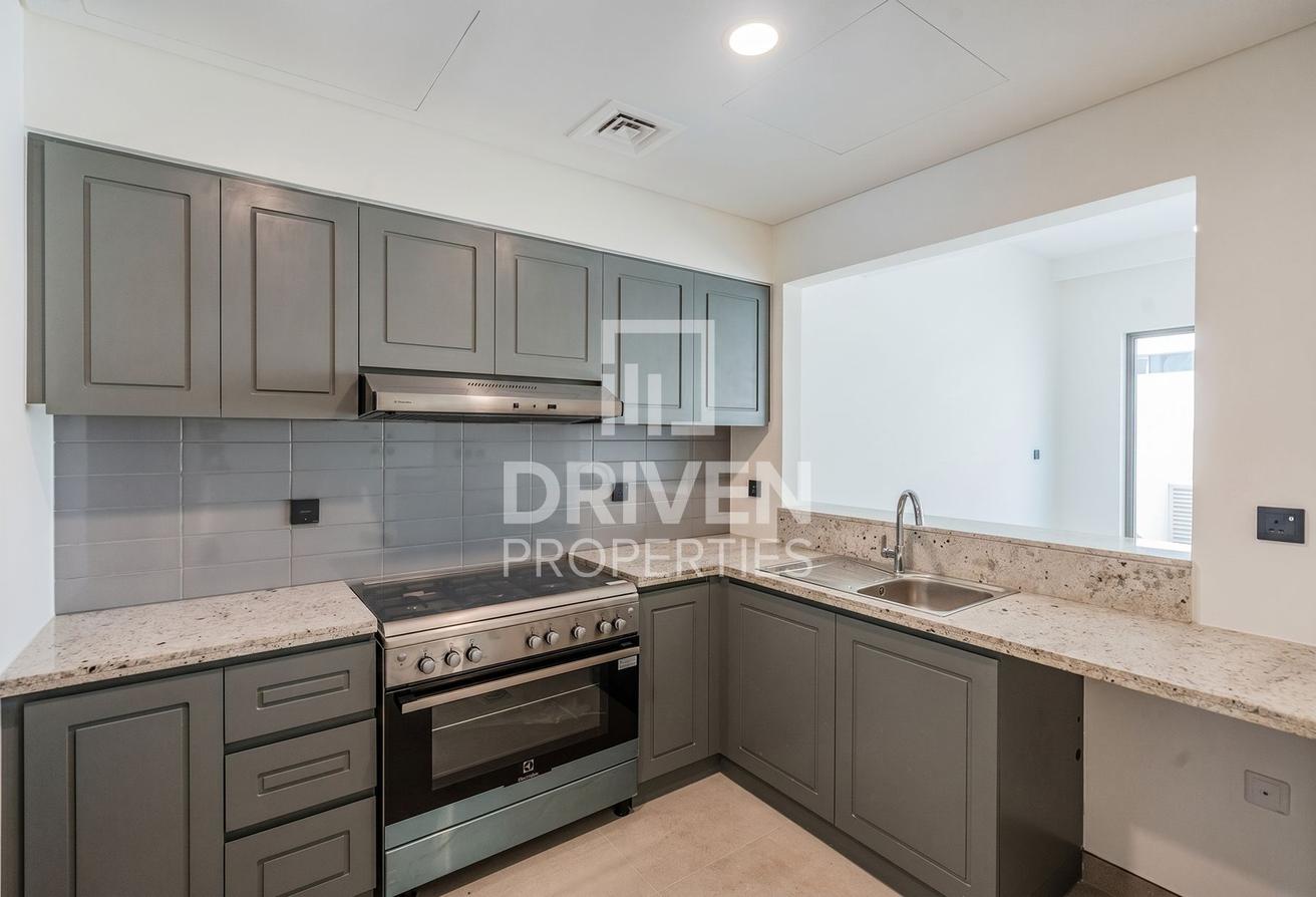 Branded new | Ready to Move in | 2 to 4 Cheques photo 12