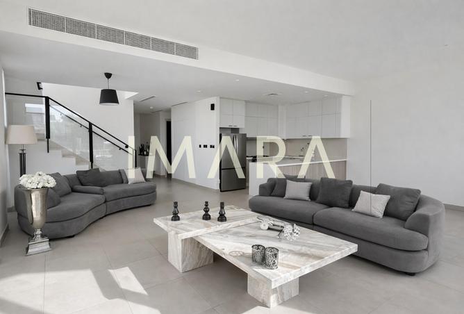 70702230 - Property Image 3