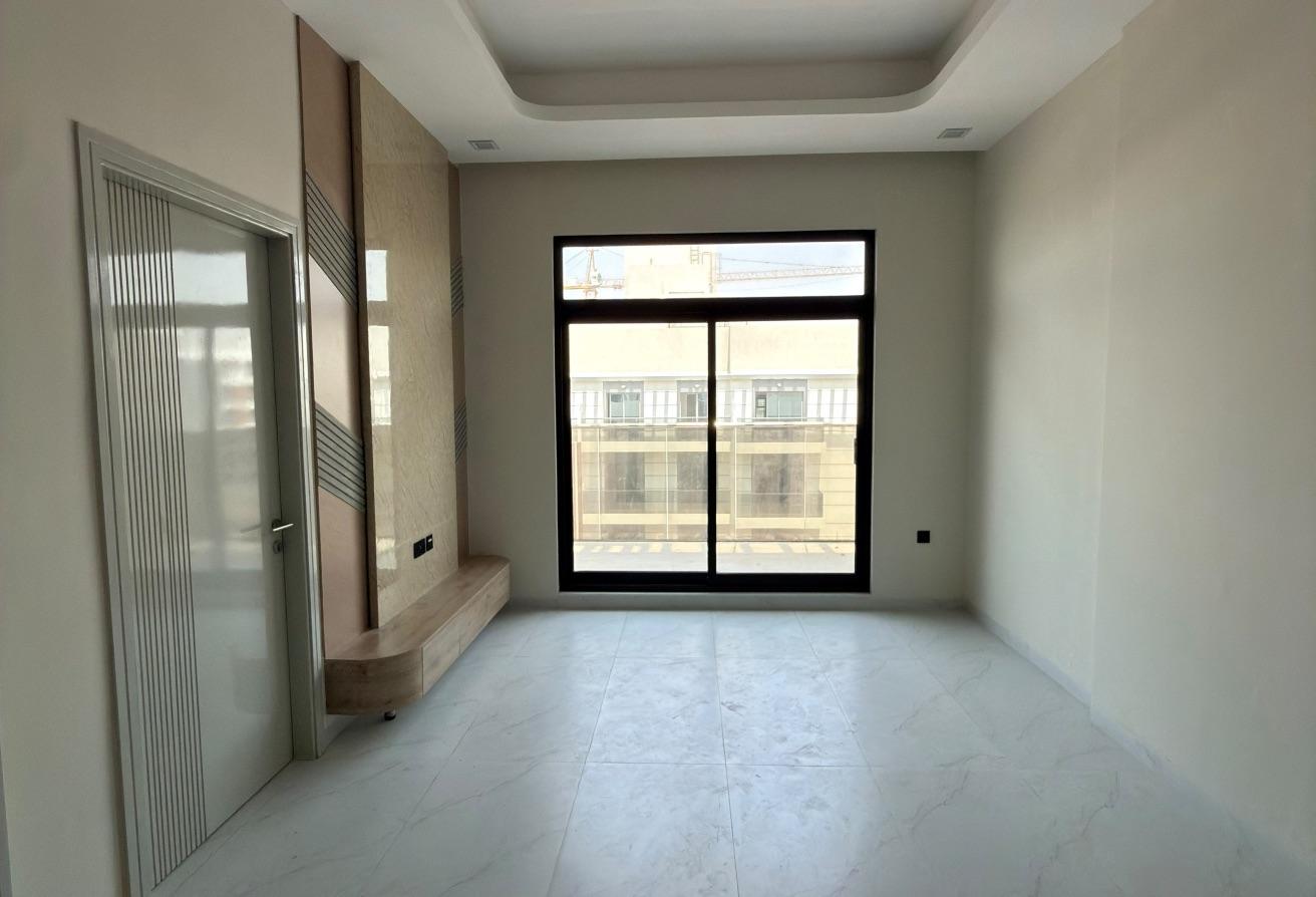 Spacious 1BR- 719sqft- Brand New photo 2