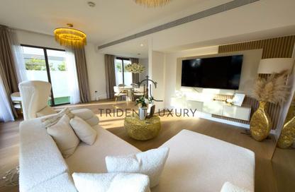 Villa - 4 - 5 for sale in Aura 1 - Aura - Tilal Al Ghaf - Dubai Villa - 4 - 5 for sale in Aura 1 - Aura - Tilal Al Ghaf - Dubai