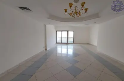 شقة - 3 غرف نوم - 4 حمامات للايجار في شارع التعاون الجديد - التعاون - الشارقة