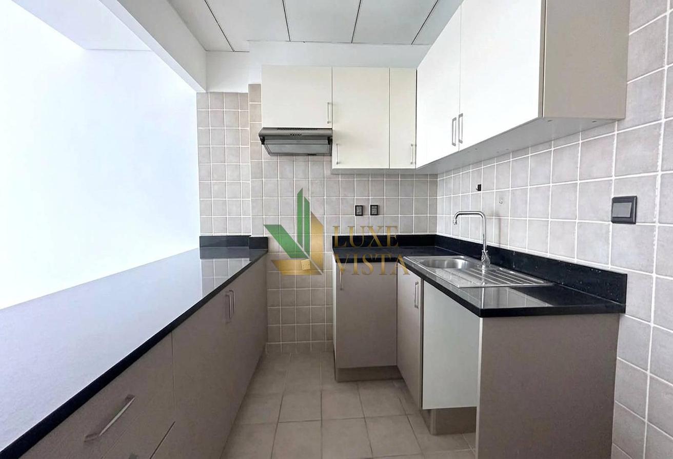 Cozy 1BR | Spacious and Bright | Vacant photo 4