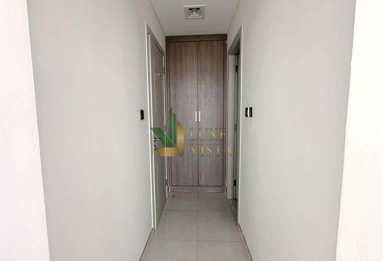 Cozy 1BR | Spacious and Bright | Vacant photo 8